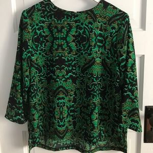 Black and green 3/4 sleeve top